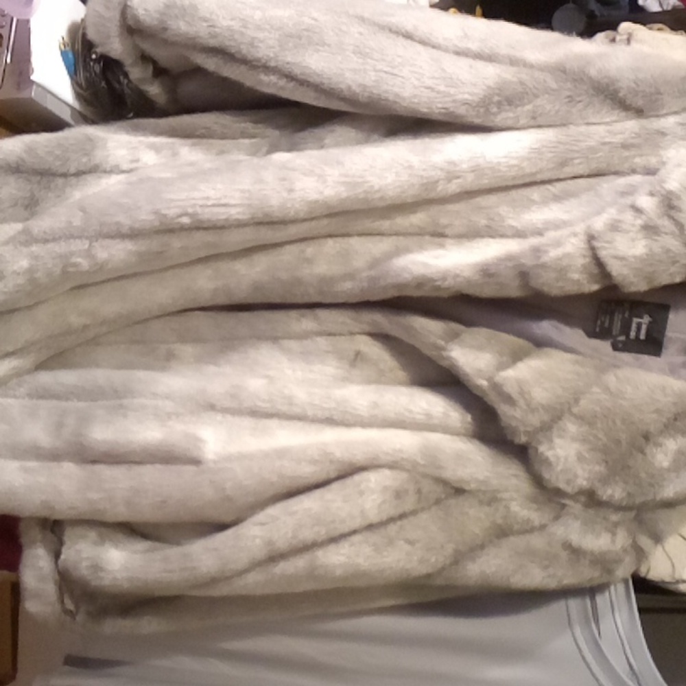 Dennis basso coat